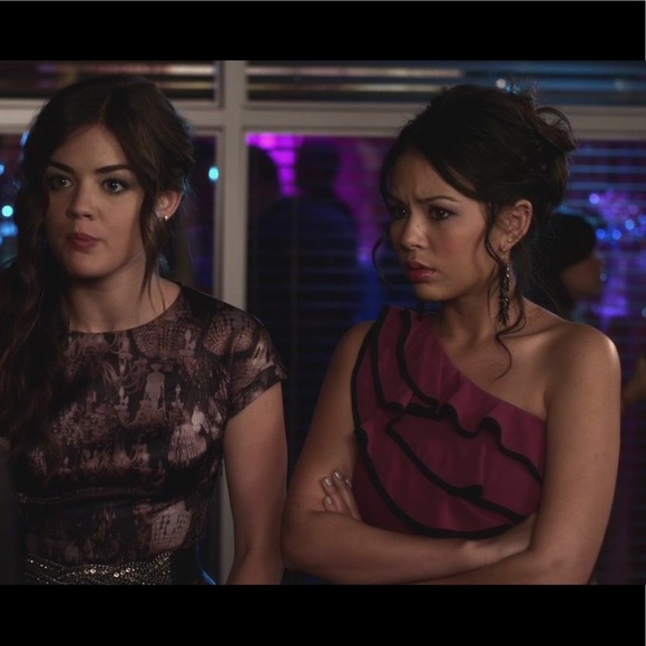 ✨ Lipsy London Black and Wine Ruffle Dress - Picture 7 of 8